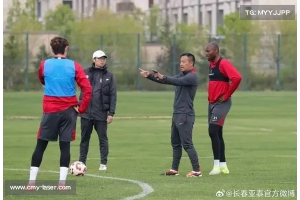 法比奥：苏亚雷斯是我的足球教父 但我将全力击败他的亚泰队